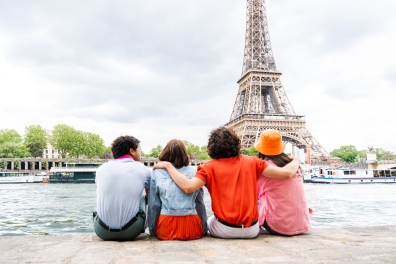 Students in front of Eiffel tower